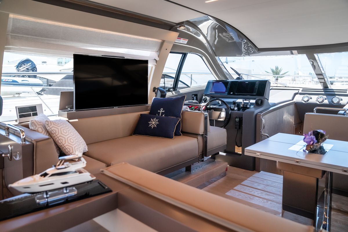 Ferretti Yachts 550 helm and saloon